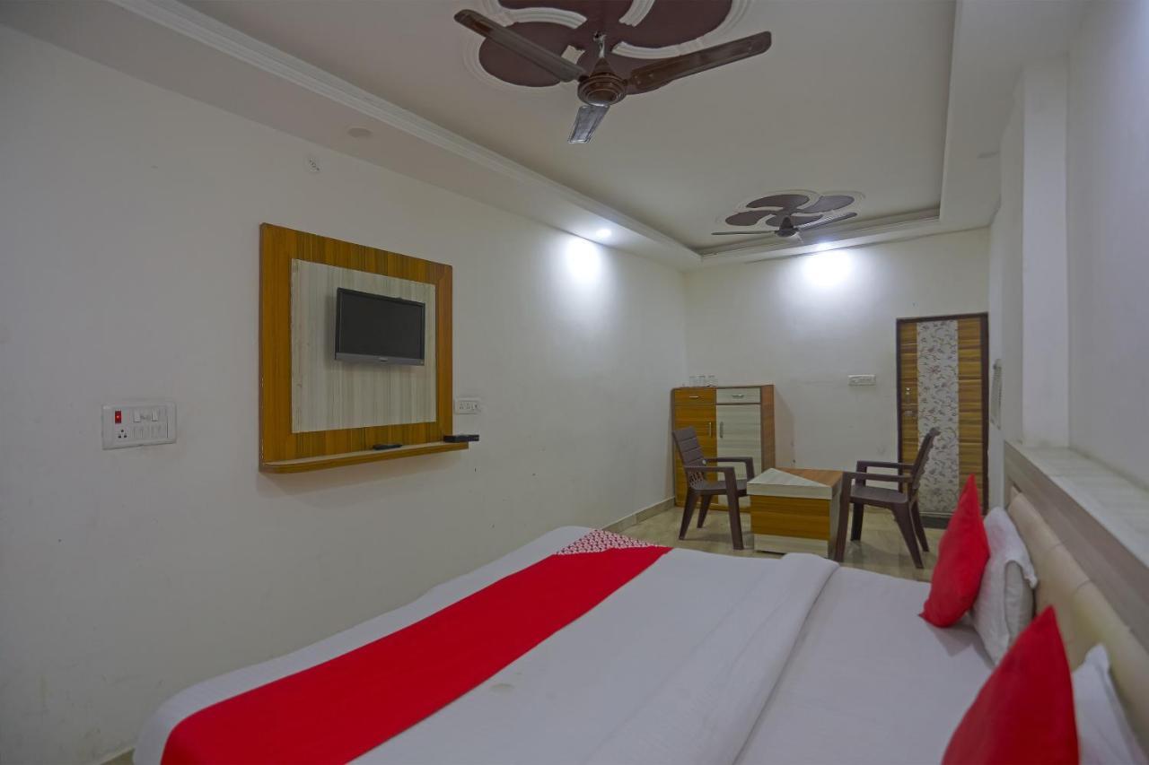 Oyo Flagship 79289 Hotel Grand Keshav Газиабад Экстерьер фото