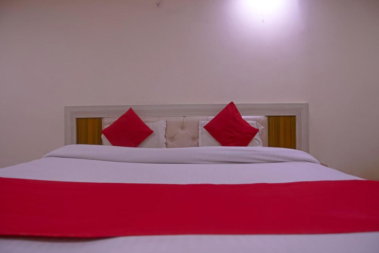 Oyo Flagship 79289 Hotel Grand Keshav Газиабад Экстерьер фото