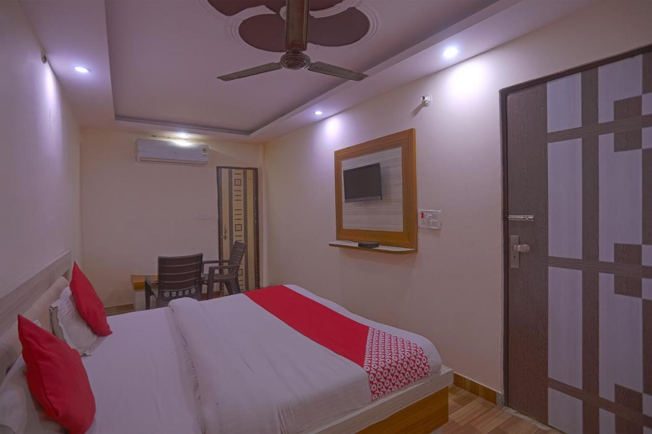 Oyo Flagship 79289 Hotel Grand Keshav Газиабад Экстерьер фото