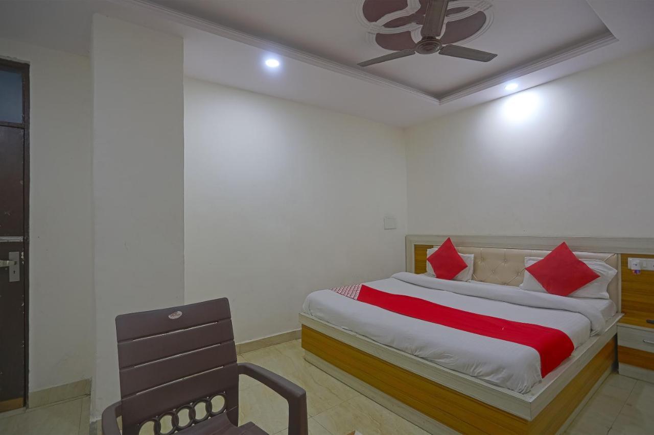 Oyo Flagship 79289 Hotel Grand Keshav Газиабад Экстерьер фото