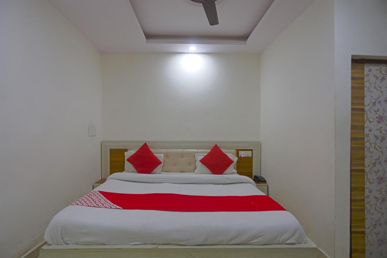 Oyo Flagship 79289 Hotel Grand Keshav Газиабад Экстерьер фото
