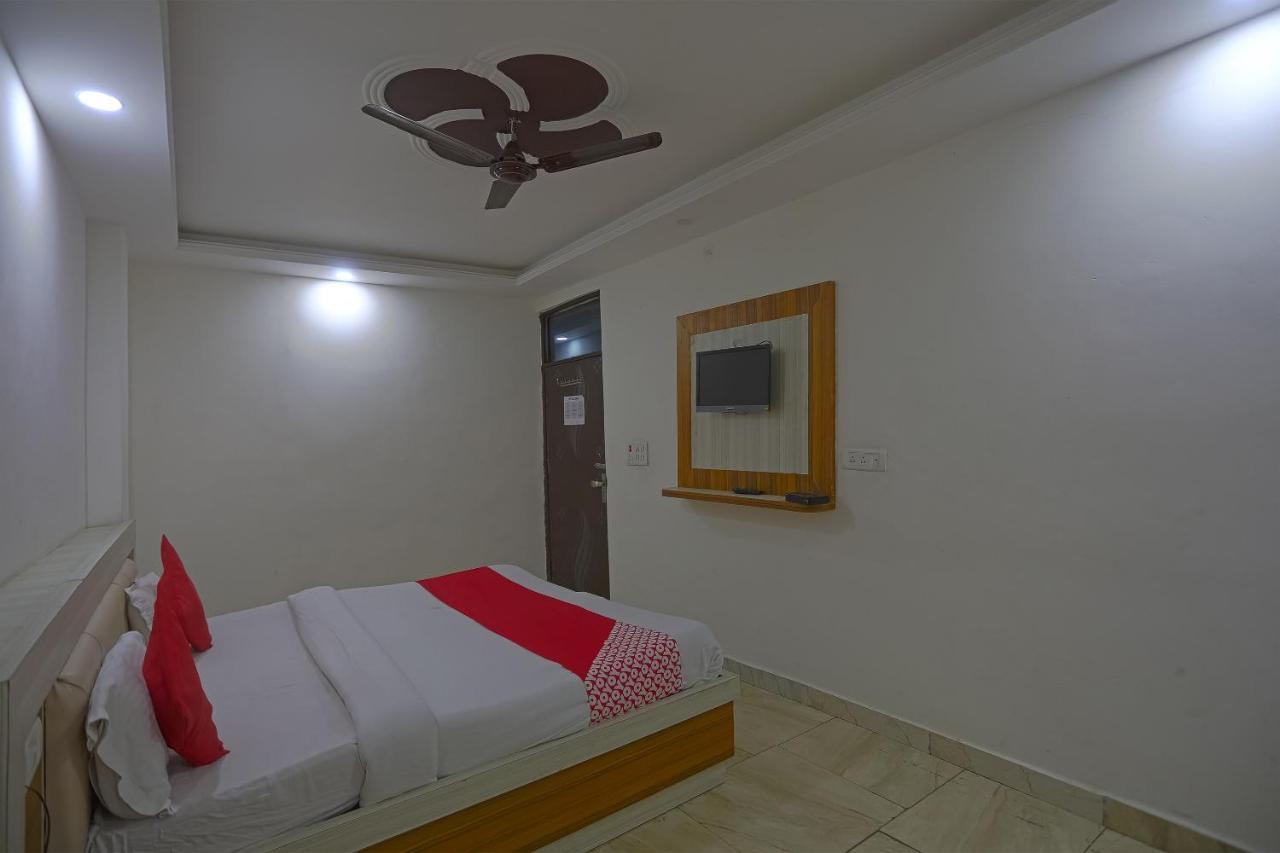 Oyo Flagship 79289 Hotel Grand Keshav Газиабад Экстерьер фото