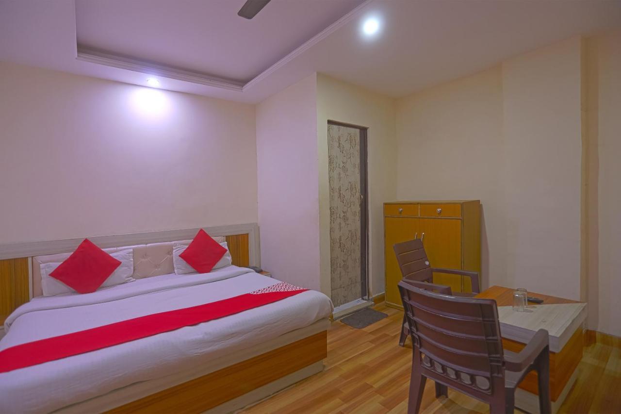 Oyo Flagship 79289 Hotel Grand Keshav Газиабад Экстерьер фото